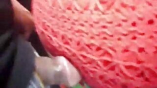 צ'יקה עם תחת פצעוני נמשכת אנאלית על סרטון סקס חינם איבר מינו של המזדיין.